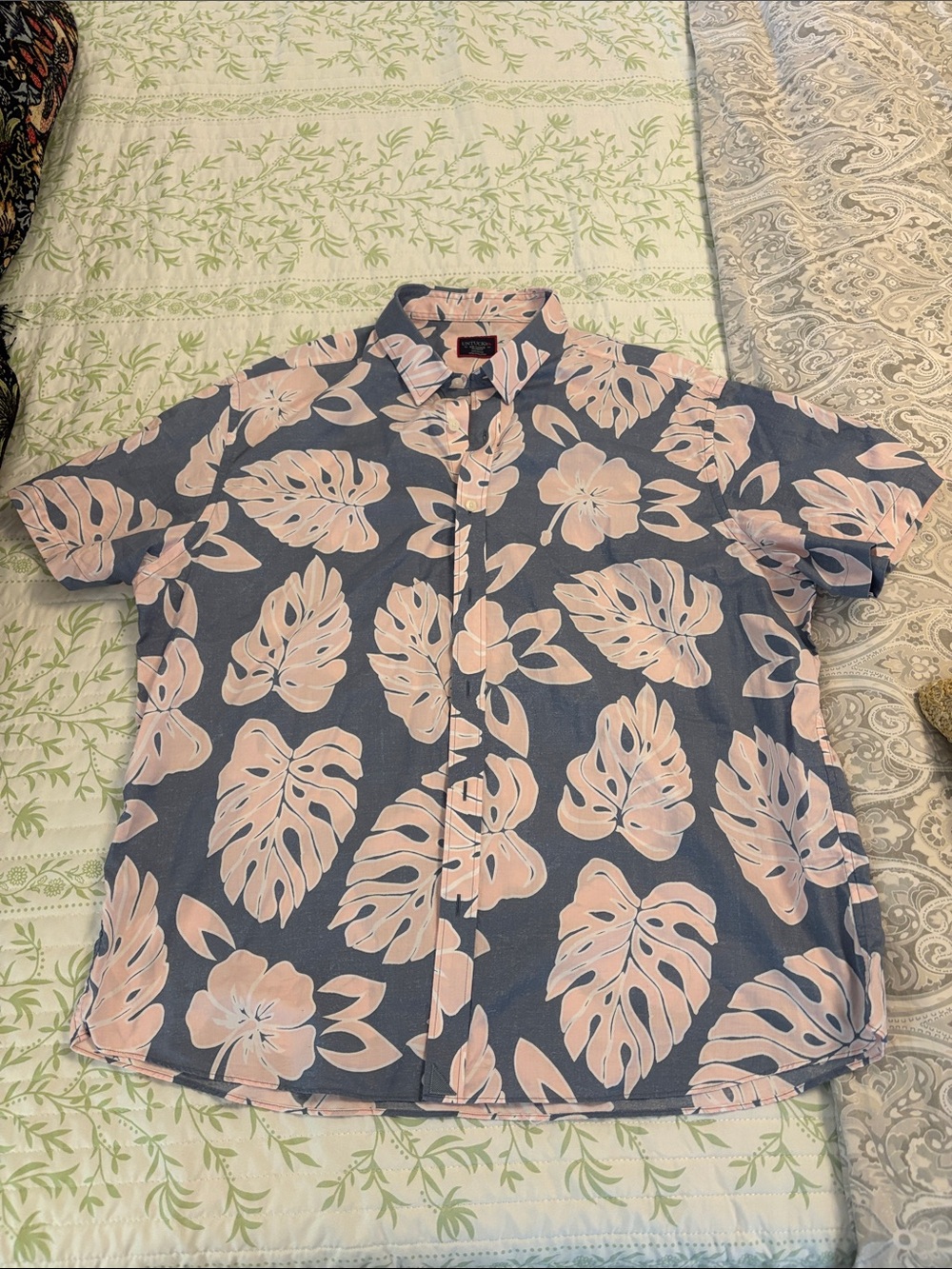 UNTUCKit Blue Short-Sleeve Button-Down with Pink Tropical Print XXL